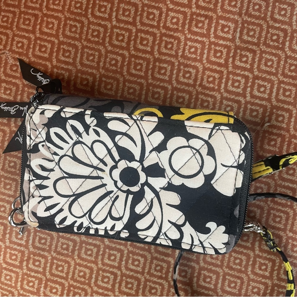 Vera Bradley Black and White Floral crossbody - Picture 6 of 6